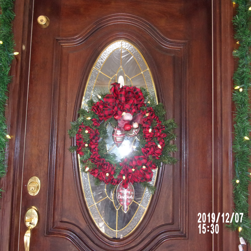 Buffalow Plaid Bubble Wreath